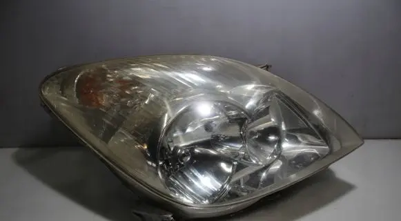 Toyota Corolla Verso E121 Headlight/headlamp