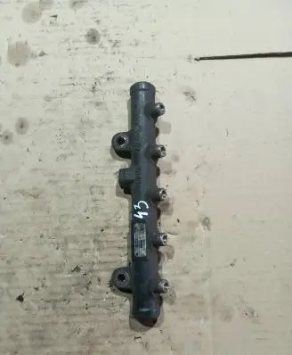 Volvo V50 Fuel main line pipe 9654726280 04338103611 28610635