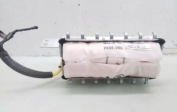 Nissan Note (E11) Passenger airbag