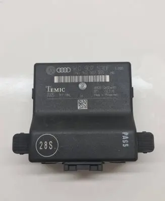 Volkswagen Golf V Gateway control module 1K0907530F 1K0907951