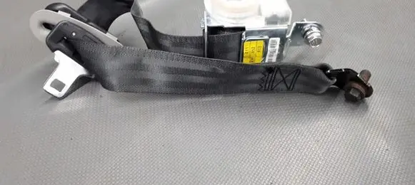 Hyundai Lantra I Rear seatbelt 89820-2L000