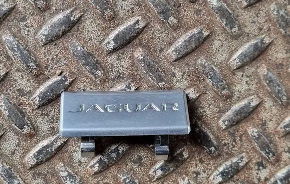 Jaguar XE Manufacturer badge logo/emblem GX73045F44AA