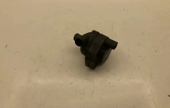 Mercedes-Benz C W204 Electric auxiliary coolant/water pump 02775815