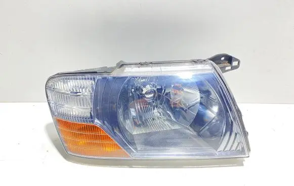 Mitsubishi Pajero Headlight/headlamp 10087507
