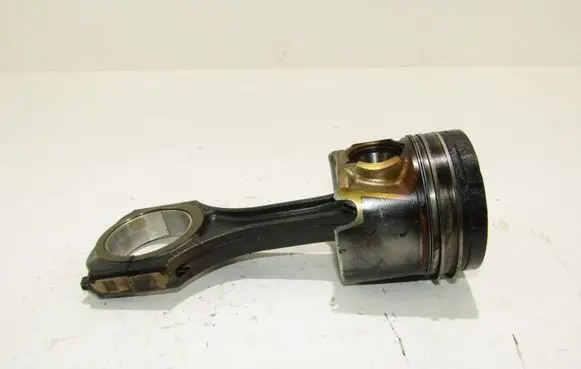 Mercedes-Benz E W212 Piston 65100