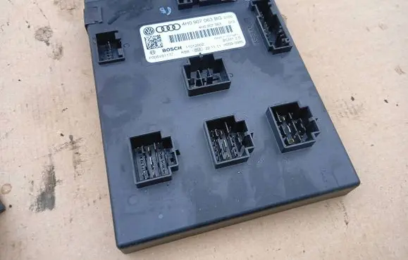 Audi A8 S8 D4 4H Comfort/convenience module 4H0907063BG 11012002 4H0907063
