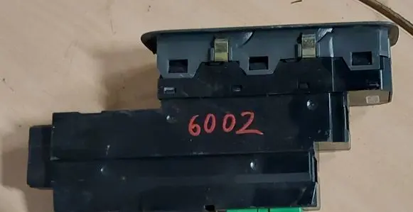 Volvo S60 Electric window control switch 9452959