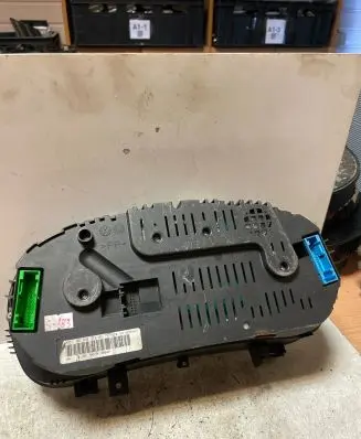 Volkswagen Golf IV Speedometer (instrument cluster) 1J0919860 110008773001