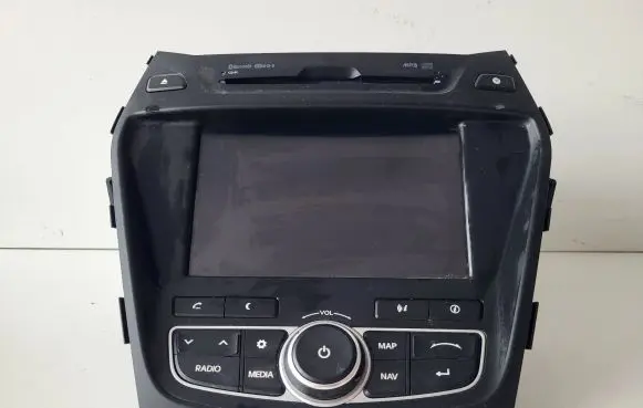 Hyundai Santa Fe Radio/CD/DVD/GPS head unit 965602W200