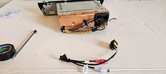 BMW X3 E83 AUX in-socket connector 12PIN 9173686