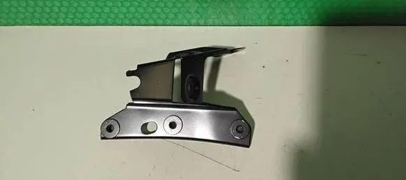 Audi A7 S7 4G Fender mounting bracket 4G8821136D
