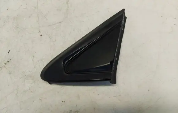 Fender trim (molding)