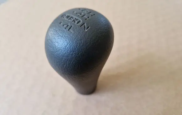 Nissan Patrol Y61 Gear lever shifter trim leather/knob 
