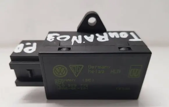 Volkswagen Touran I Seat heating relay 7L0959772