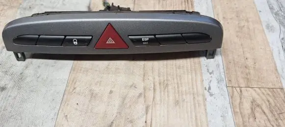 Peugeot 308 SW Hazard light switch 9659215177 03069010
