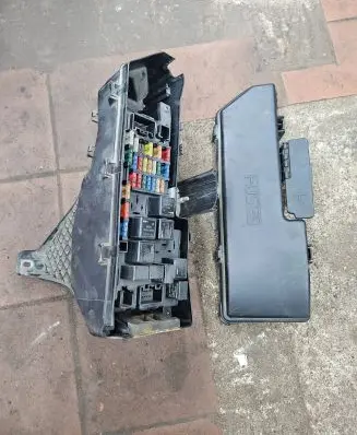 Volvo V70 Fuse box set 9494210