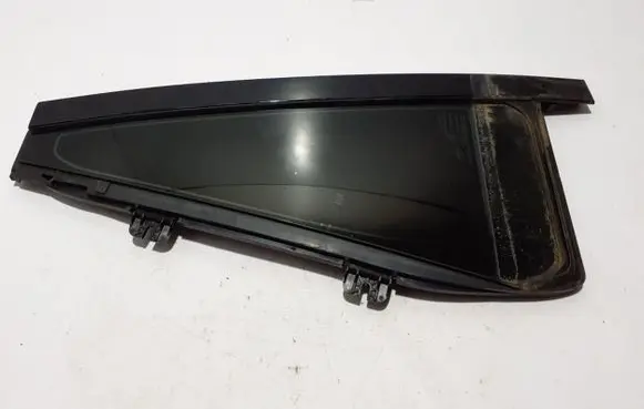 Volvo XC90 Rear vent window glass 31651872