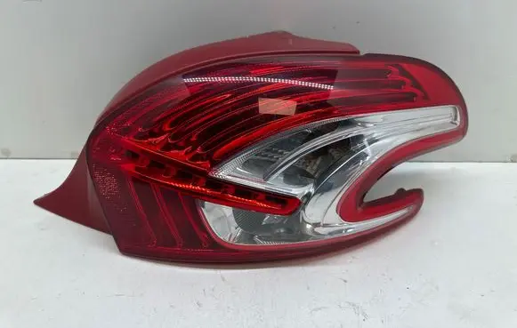 Peugeot 208 I Rear/tail lights 9672628380