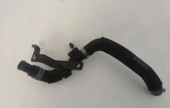 Audi e-tron Electric car engine cooling hoses/pipes 4KE121036S 4KE121313C