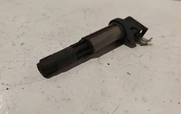 BMW 3 E46 High voltage ignition coil 0221504100