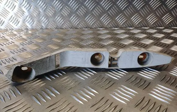 Ford Focus Front bumper mounting bracket 4M5117D959AF