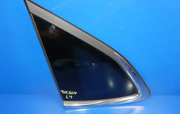 Hyundai Tucson TL Rear side window DOT184AS3M532 E001143 43R000392