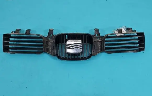 Seat Leon (1M) Front bumper upper radiator grill 1M0853651F IMPRK1484183