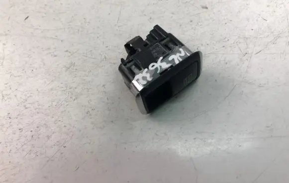 Mercedes-Benz C W204 Electric window control switch A2049058102