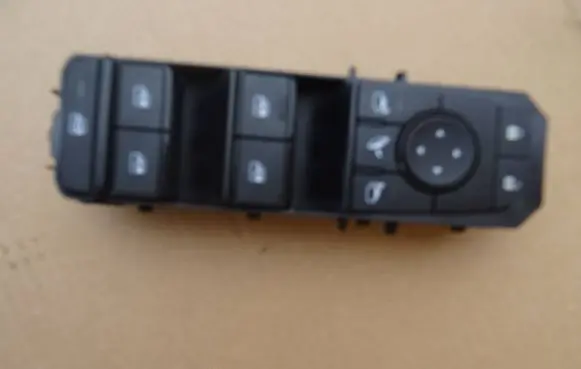 Nissan Qashqai J12 Electric window control switch 254016UB3A