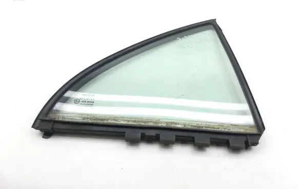 Toyota Avensis T250 Rear vent window glass 6818805030