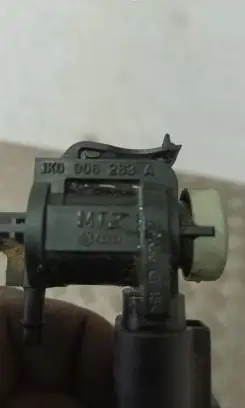 Volkswagen PASSAT B6 Turbo solenoid valve 1K0906283A