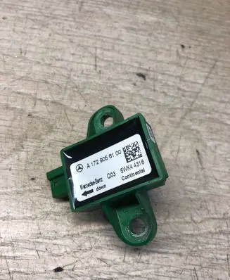 Mercedes-Benz E W212 Airbag deployment crash/impact sensor A1729056100 5WK44316
