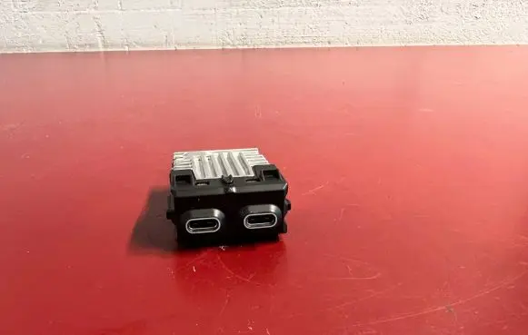 BMW iX USB socket connector 5A27DE6 84105A27DE6