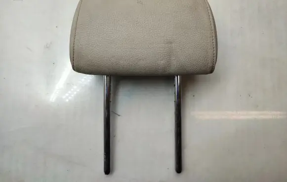 BMW 5 GT F07 Front seat headrest 
