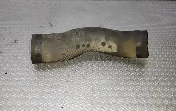 Toyota Avensis Verso Intercooler hose/pipe 011224