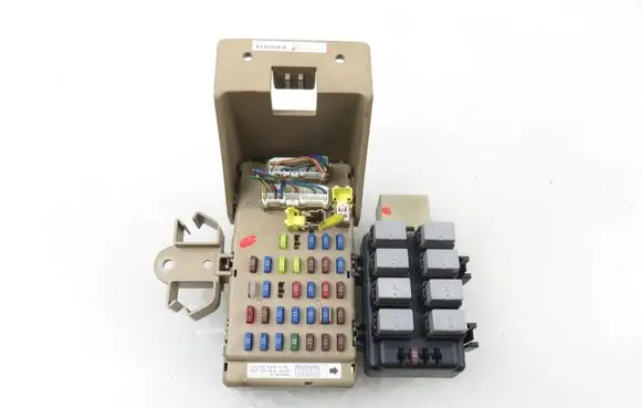 Subaru Legacy Fuse box set 82201AG040
