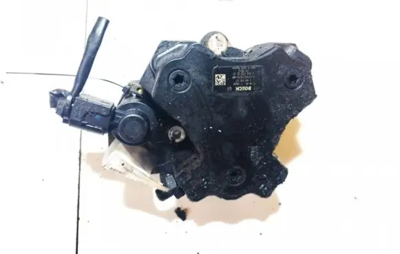 Chrysler PT Cruiser Fuel injection high pressure pump a6640700201 0445010127