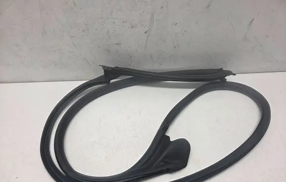 Audi S5 Front door rubber seal 8T8831707