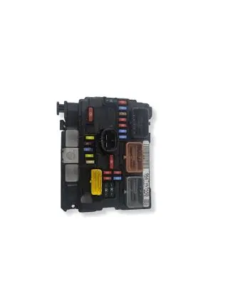 Peugeot 208 I Fuse module 9667199680