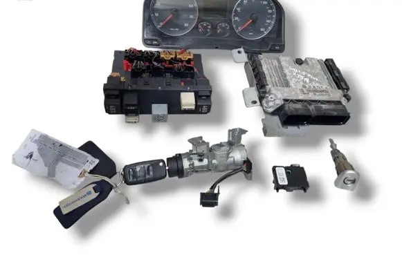 Volkswagen Golf Plus Engine ECU kit and lock set 0261S02369 03C906056DQ