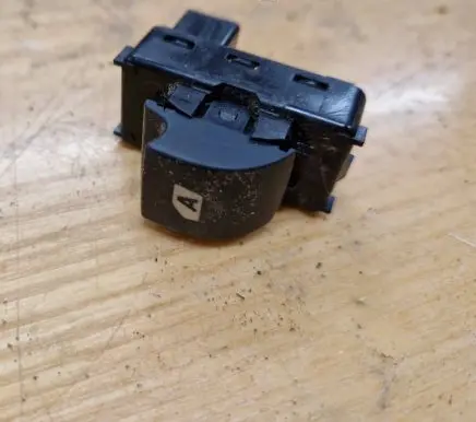 Peugeot Partner Electric window control switch 9666955077 0512A