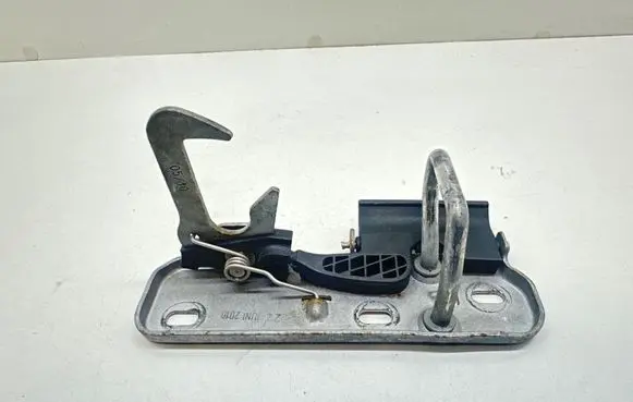 Volkswagen Golf VI Engine bonnet/hood lock/latch loop/hook 1Q0823480