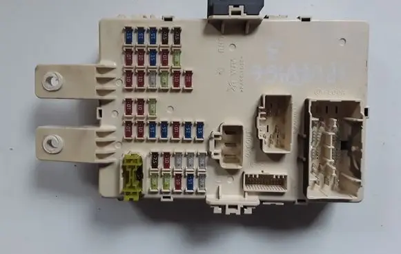 KIA Sportage Fuse module 919503W043
