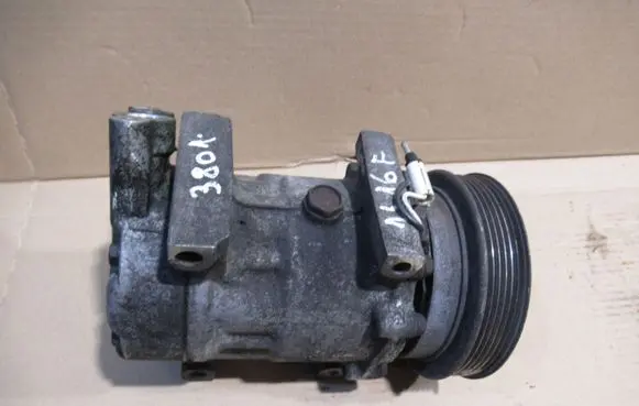 Renault Clio II Air conditioning (A/C) compressor (pump) 7700273801