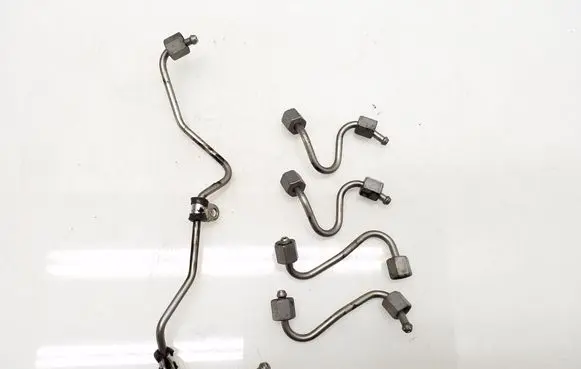 Mercedes-Benz C W205 Fuel injector supply line/pipe 