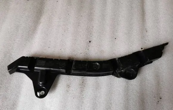 Renault Talisman Rear bumper mounting bracket 850422936R
