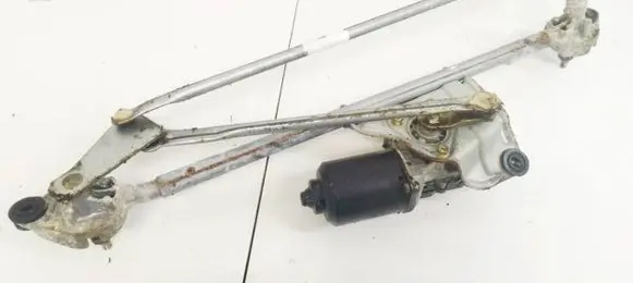 Chrysler PT Cruiser Front wiper linkage and motor