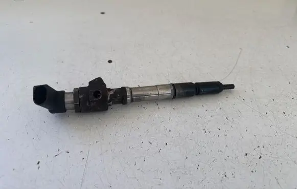 Volkswagen Caddy Fuel injector 9657144580