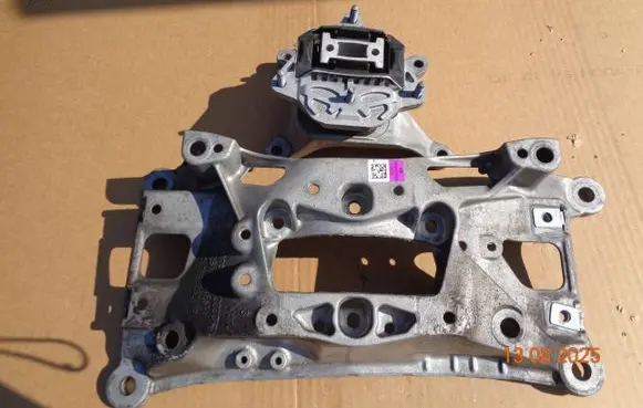 Audi A4 S4 B9 8W Gearbox mounting bracket 8W0399262AP