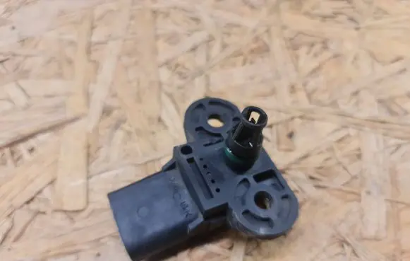 Skoda Octavia Mk2 (1Z) Air pressure sensor 06B906051 0261230031